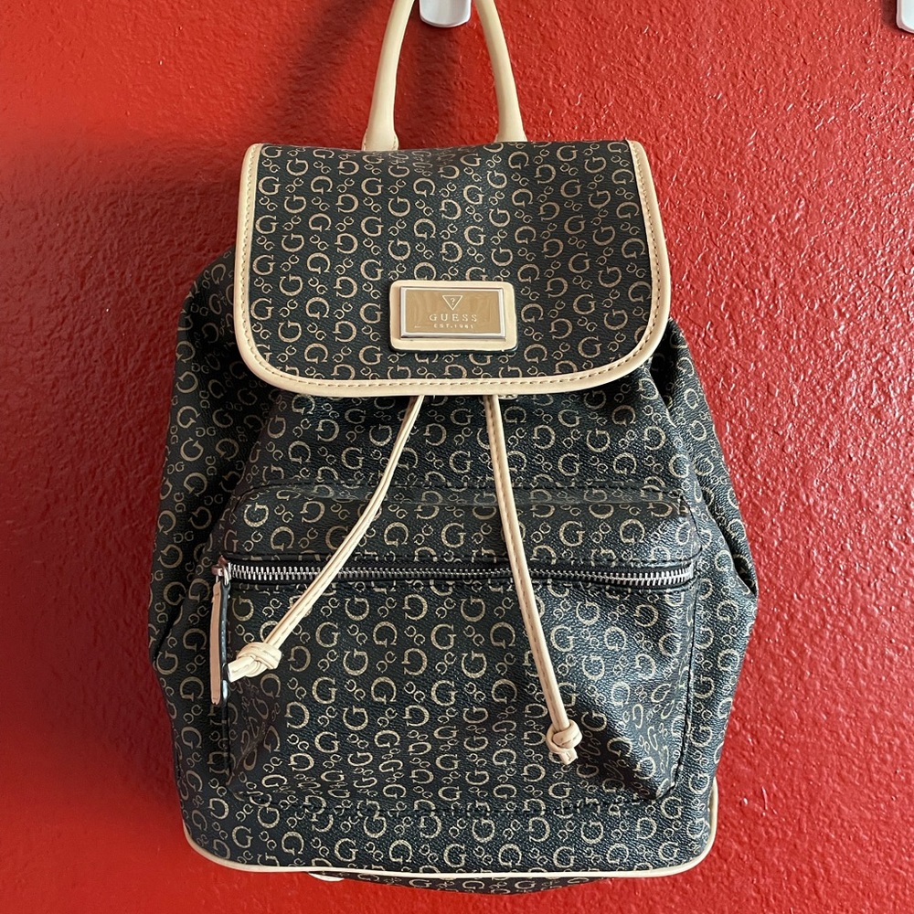 Selling my used brown/ beige backpack - Picture 1 of 2